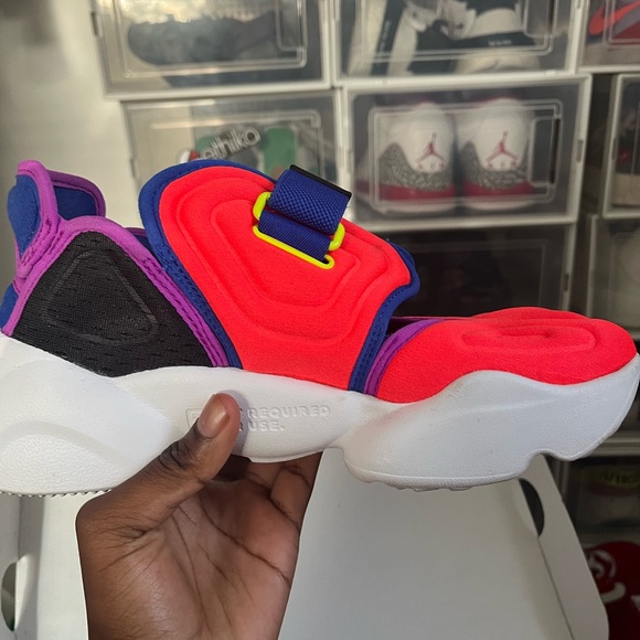 Nike - Picture 6 of 8